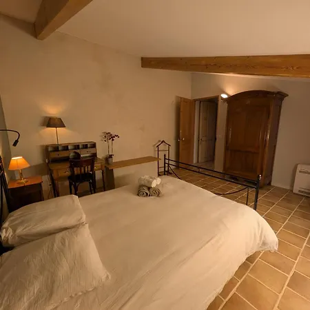 Nocleg ze śniadaniem D'hotes - Du Colombeyras 3*