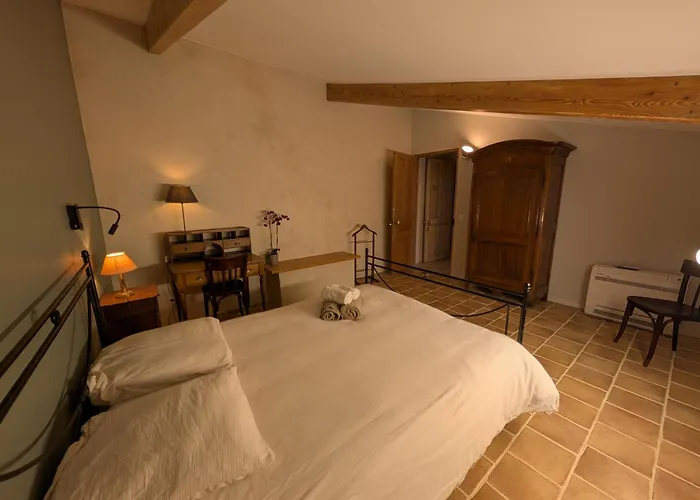 Nocleg ze śniadaniem D'hotes - Du Colombeyras 3*